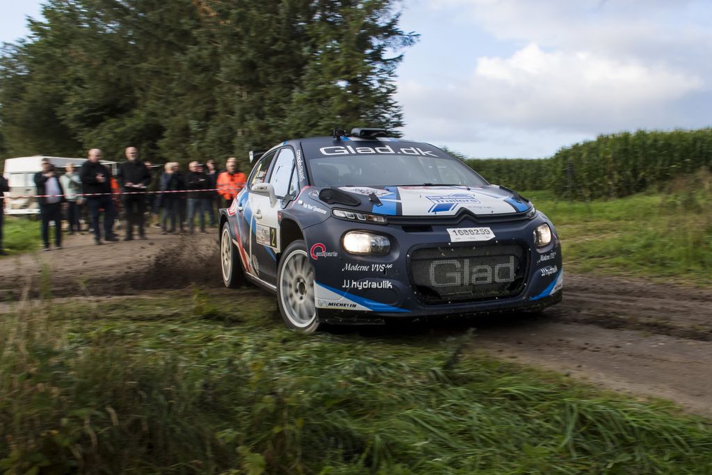 Sejren i Rally Stoholm gav Kenneth Madsen og Mette Felthaus DM-guldet i Rally2-klassen
(Foto: Jokum Tord Larsen)